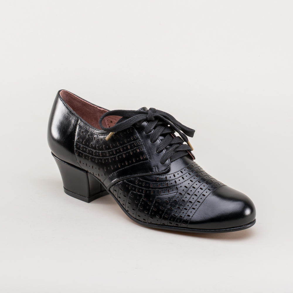 Women's perforated clearance oxfords