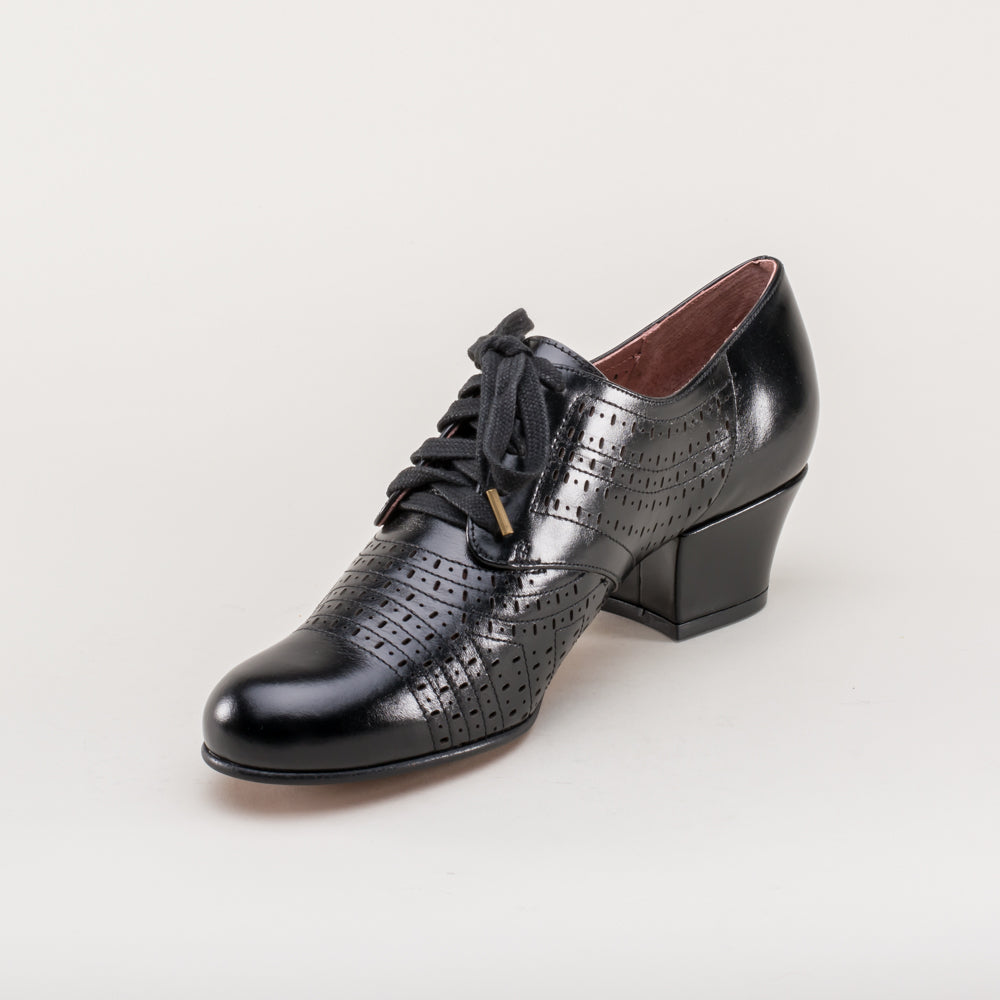 Women's lace up perforated oxfords shoes outlet