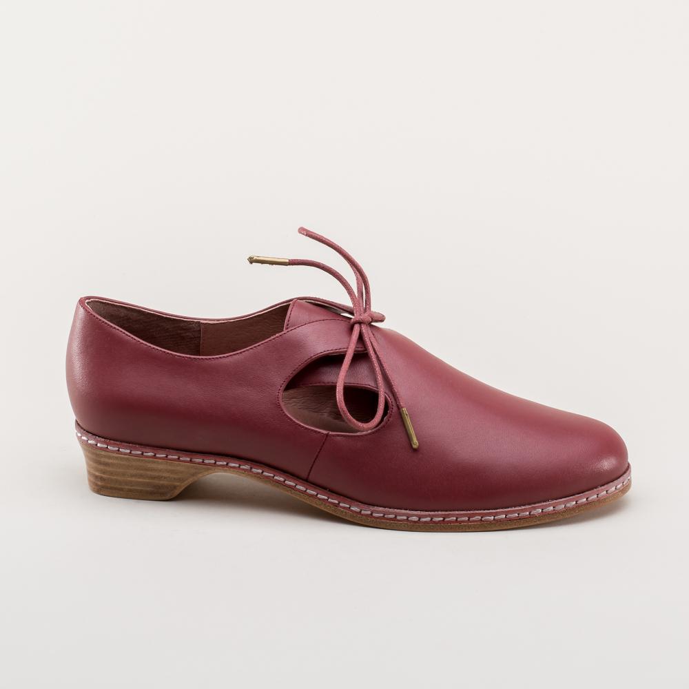 American Duchess United Kingdom: Mary Women's Renaissance Shoes (Oxblood)